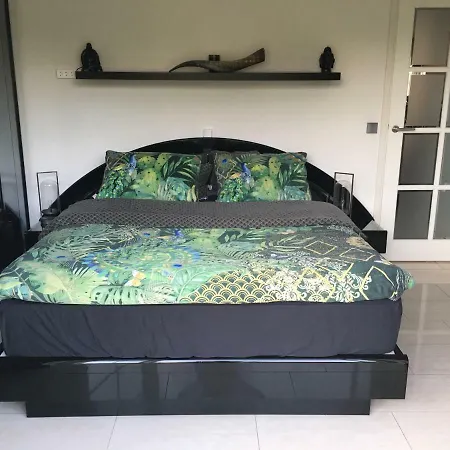Beach Bungalow Hellevoetsluis הלבושלאס