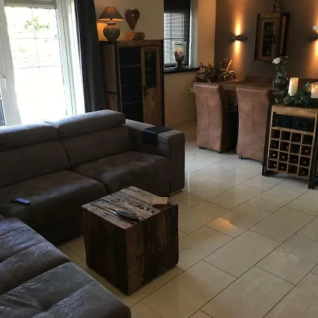 Beach Bungalow Hellevoetsluis הלבושלאס