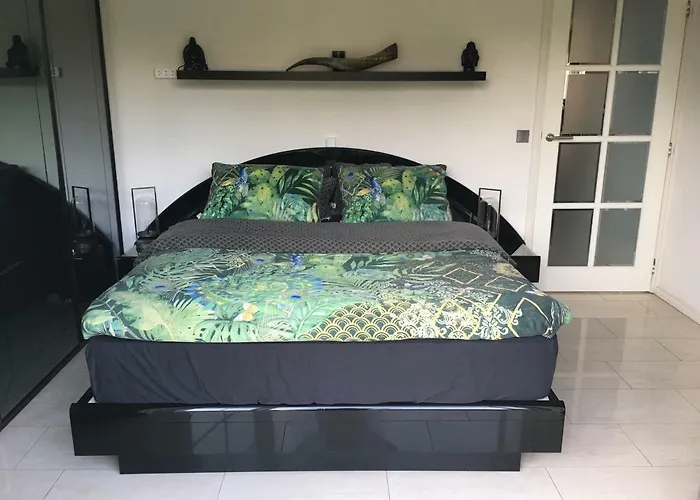 Beach Bungalow Hellevoetsluis ヘレヴートスライス