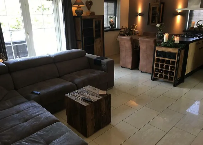 Beach Bungalow Hellevoetsluis ヘレヴートスライス