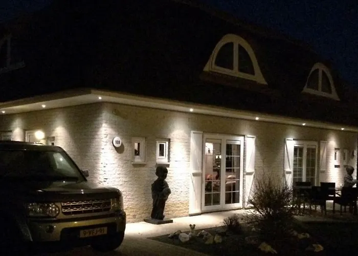 Beach Bungalow Hellevoetsluis 別荘 *